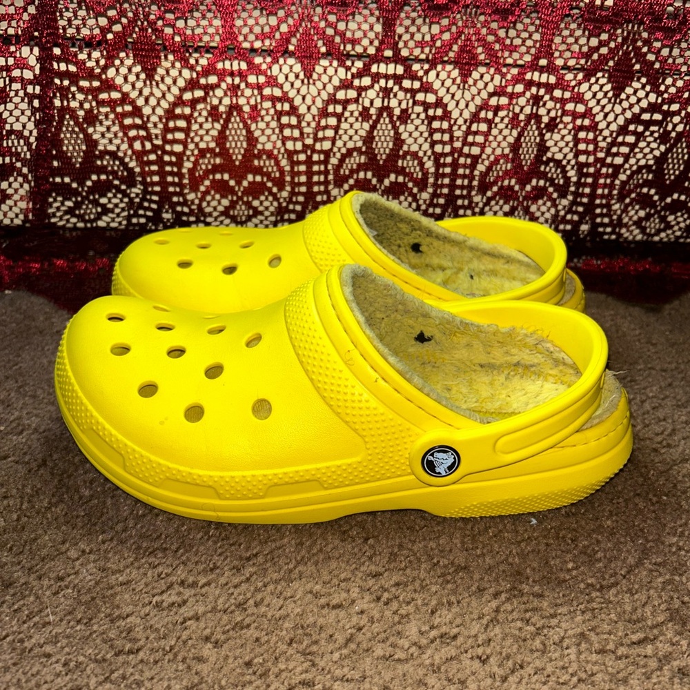 Yellow Crocs - Picture 4 of 5
